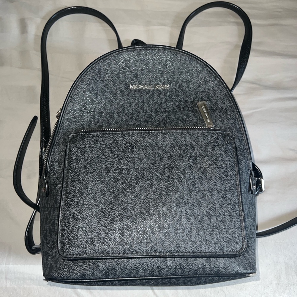 Sheila Medium Signature Logo Backpack - Picture 6 of 13